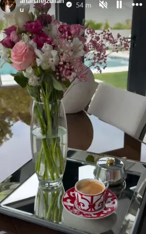 Në shtëpinë e Ermal Fejzullahut, kafja shërbehet si në filma