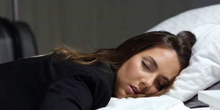 Sa ndikon çrregullimi i gjumit në rrezikun e godijtes në tru  ishemisë 