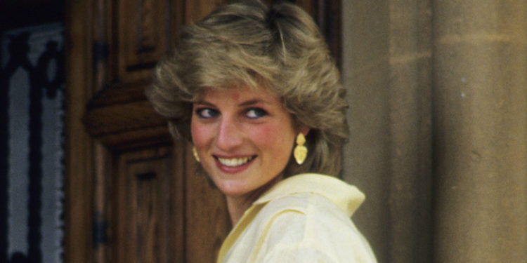 Diana, Princess of Wales on holiday in Majorca, Spain on August 10, 1987.  (Photo by Georges De Keerle/Getty Images)