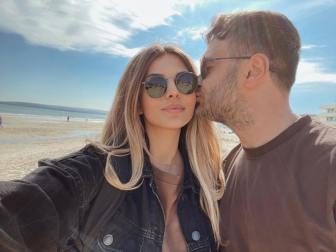 Pas shumë kohësh shfaqet Argjentina Ramosaj pranë bashkëshortit