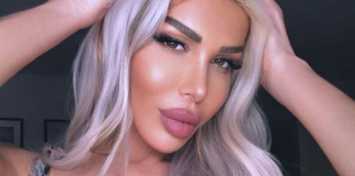 Edona James vishet në mënyrë provokuese edhe në shtëpi