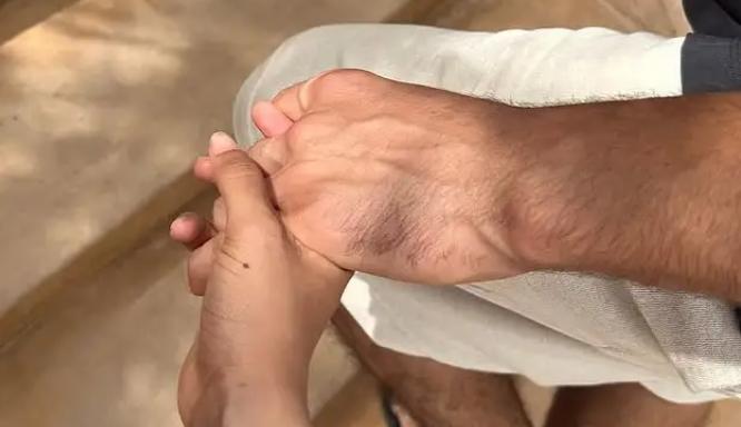 Në Ibiza me të dashurin, këngëtarja nuk fshihet më