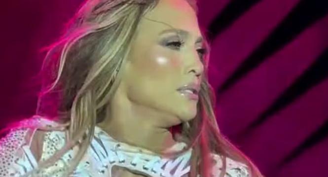 Improvizoi skena seksi në mes të performacës, fansat ‘tronditen’ në koncertin e Jennifer Lopez