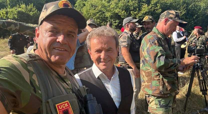 Shaqir Cërvadiku – zëri që frymëzoi ushtarët, tani pjesë e filmit “Pranvera e Përgjakur”