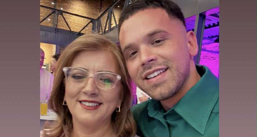 Ylli Limani uron nënën për ditëlindje me fjalë të ndjera: “Ishalla e din, e m’beson…”
