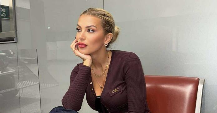 Marina Vjollca përballet me një incident në Milano – i grisen pantallonat në publik