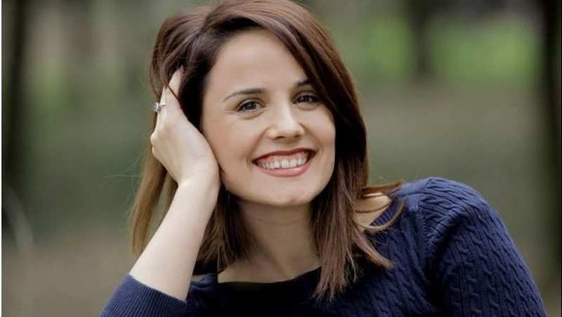 Gazetarja Mira Kazhani zbulon luftën e saj me kancerin  prej një viti e prekur nga sëmundja
