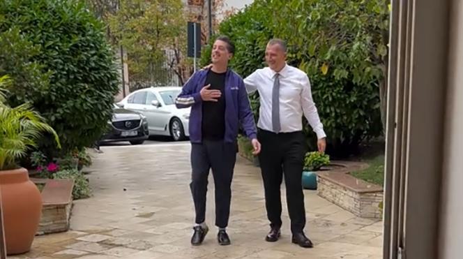Osman Azemi del nga QKUK dhe fillon të ecë pas 159 ditësh