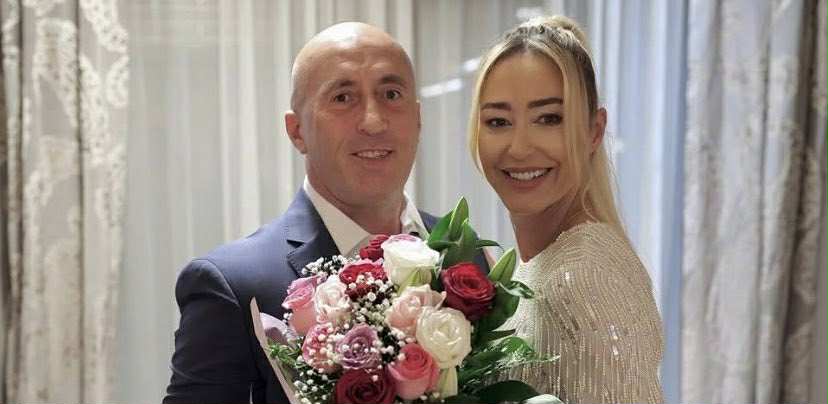 Ramushi uron në ketë mënyre Anitën për ditëlindje