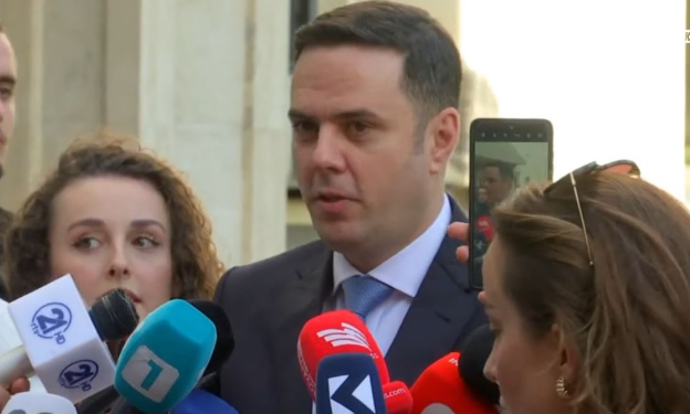  Kurti pretendoi ta provojë ndoshta edhe 1 herë   Abdixhiku zbulon detaje nga takimi te presidentja