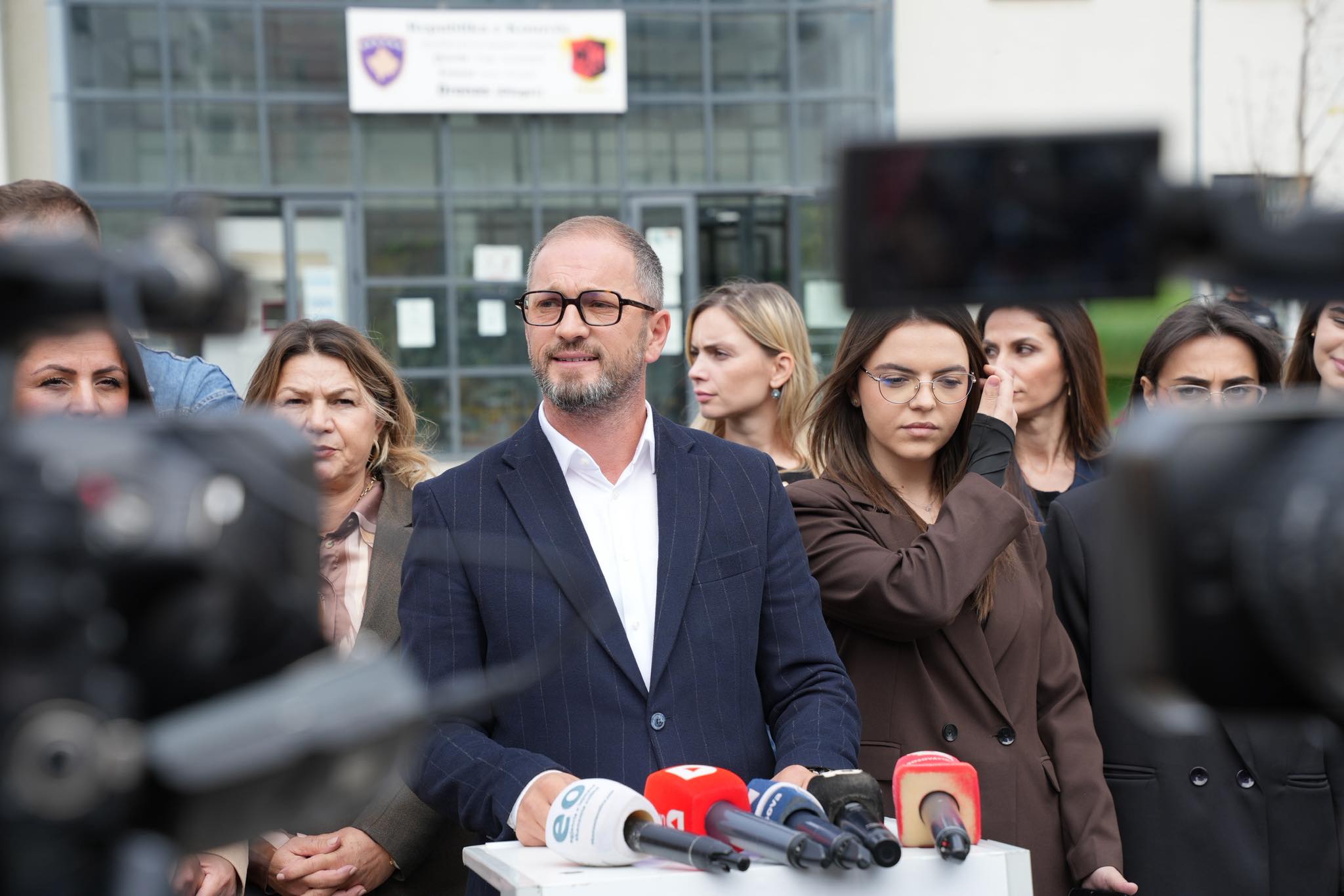 Hajdari  Komuna e Drenasit  e mbështjellë me shirita të krimit   thirrje për drejtësi