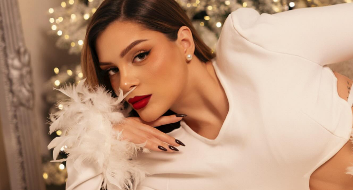 Pas ndarjes Lela shfaqet me stil luksoz  çanta prej 7300 euro merr vëmendjen