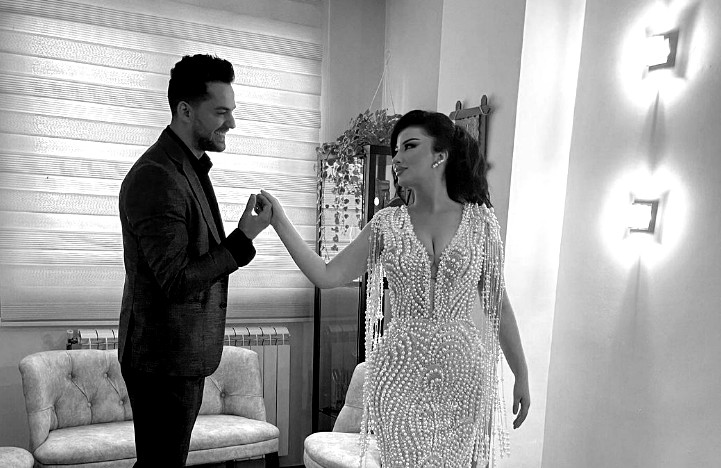 Reagon gruaja   Shpati vdiq në krahët e mi 