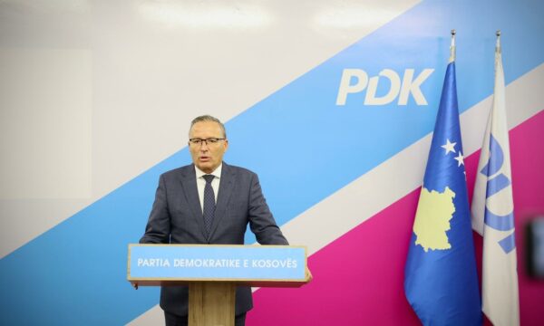 Hamza  PDK gati për zgjedhje  Kosova ka nevojë për qeveri që punon  jo për improvizime e ikje nga përgjegjësia