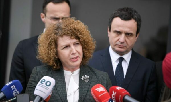 Sigurimi i rezervave  Rozeta Hajdari pasi thotë se Kurti s e ka asnjë lidhje me çështjen  e përmend një