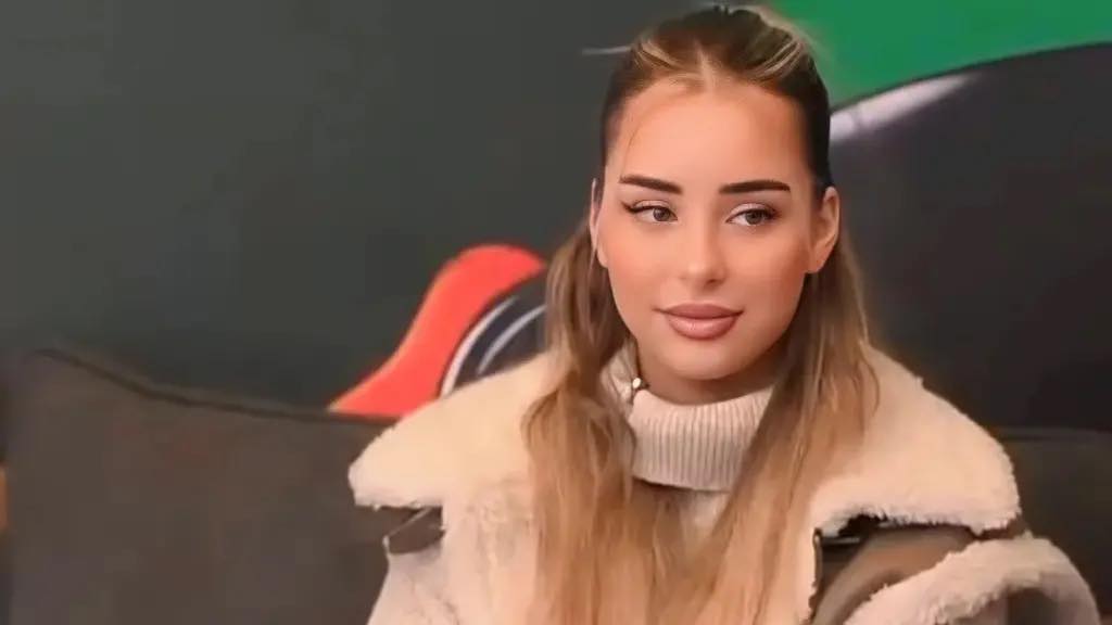 Elijona shokon  tregon se ka tentuar ta lëndojë veten