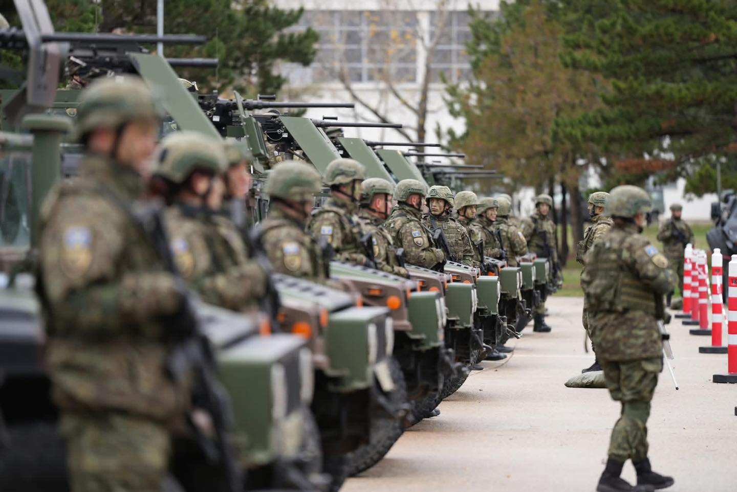 Fabrikë municioni në Kosovë nga viti 2026  çfarë thonë NATO dhe ekspertët e huaj