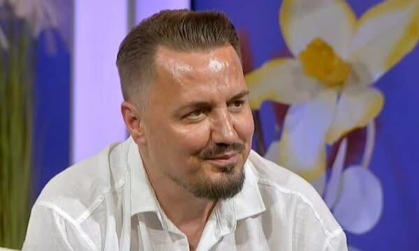 Blero  kapet mat  me të dashurën e re