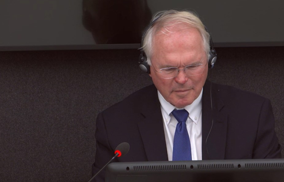 Hill për dëshminë në Hagë  Nuk ma kërkoi askush  e ndjeja se ishte e padrejtë që Thaçi po mbahet aty