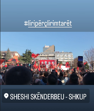 Ilir Shaqiri interpreton  Jam Shqiptar  me djalin dhe nipin në protestën në Shkup