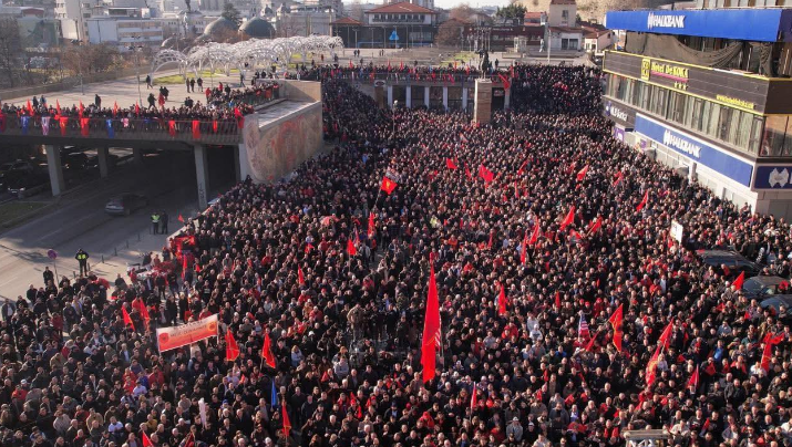 Mijëra pjesëmarrës në protestën e sotme  OVL UÇK së me falënderim të posaçëm