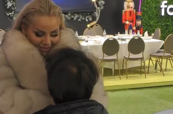 Momente tensioni mes Benitës dhe Klodit