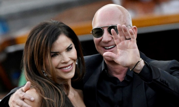 Emocionuese  çifti i njohur dhuron miliona euro për të pastrehët