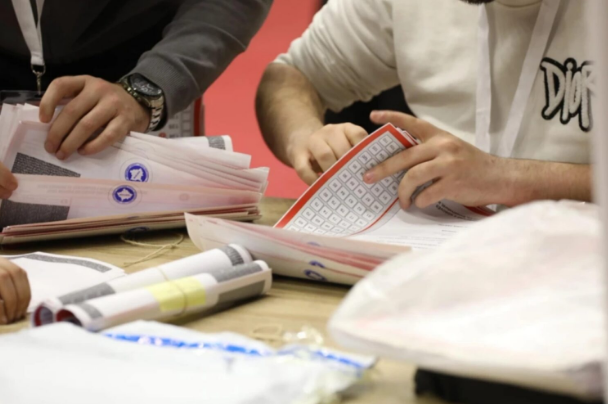 Numërimi i votave ndalet sot  rifillon më 1 janar në orën 16 00