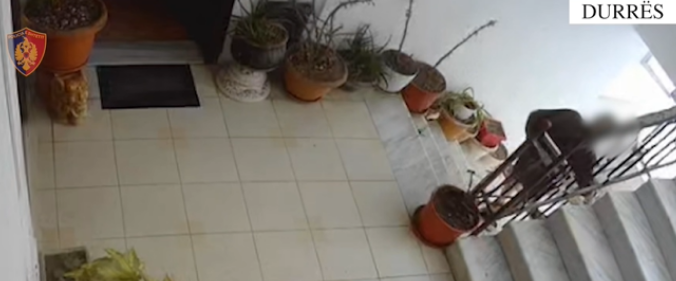 I moshuari në Durrës tenton të vrasë gruan duke e goditur me shkop druri në kokë  policia e kap në flagrancë