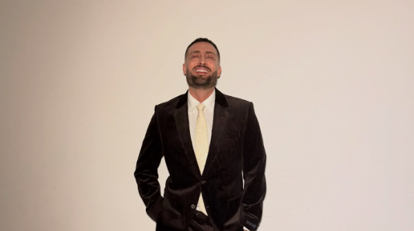 Alaudin Hamiti nga spitali direkt në spektakël