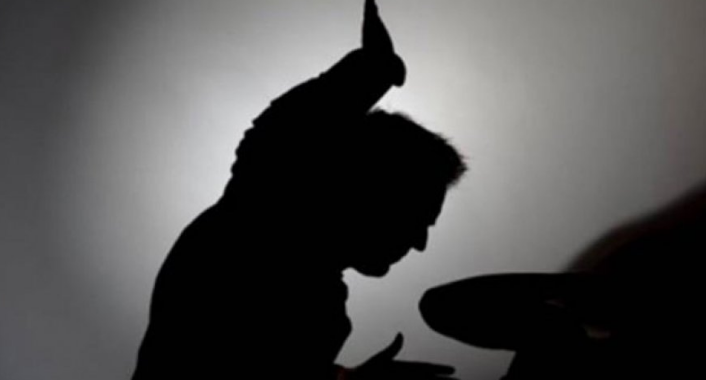 Sulmon babain dhe i merr 70 euro  arrestohet 30 vjeçari në Fushë Kosovë