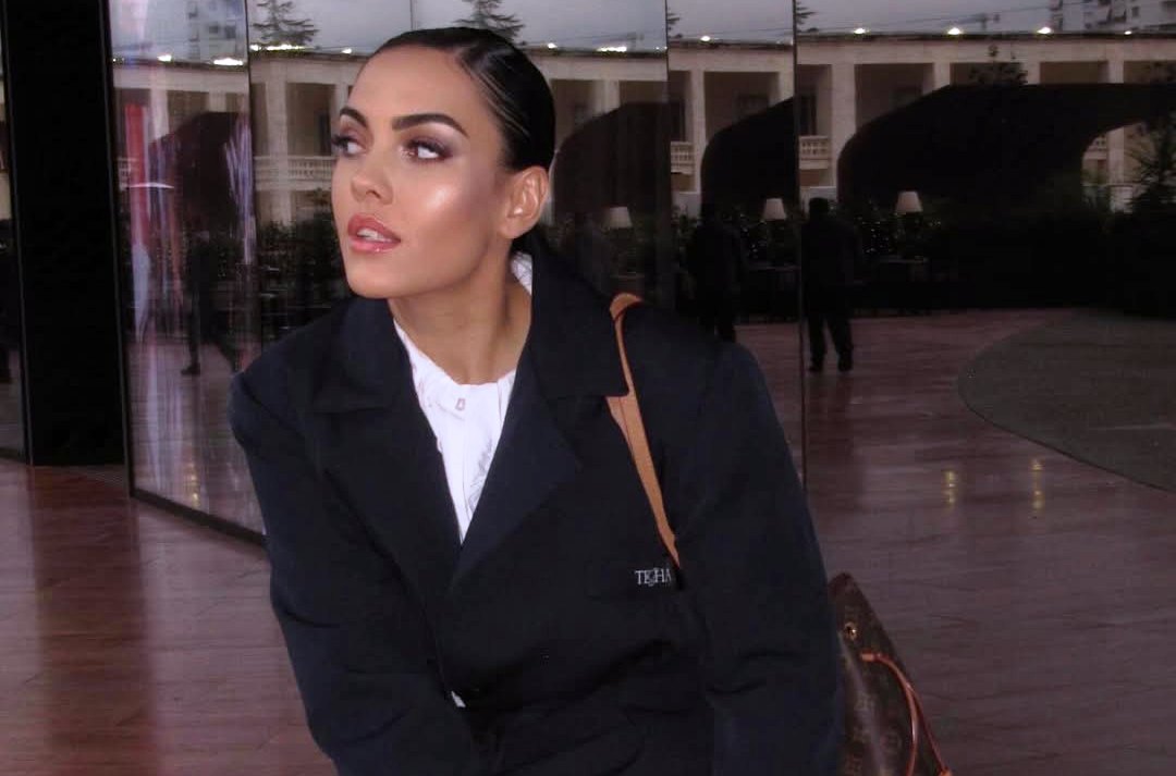 Livia  zbulohet  pa filtra  fotoja origjinale tregon një pamje krejt tjetër