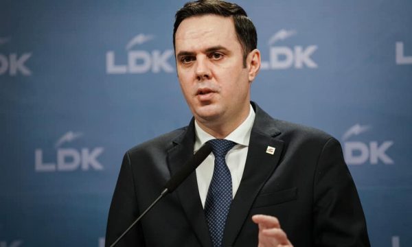 Lumir Abdixhiku jep dorëheqje zyrtarisht në Kuvendin e LDK së