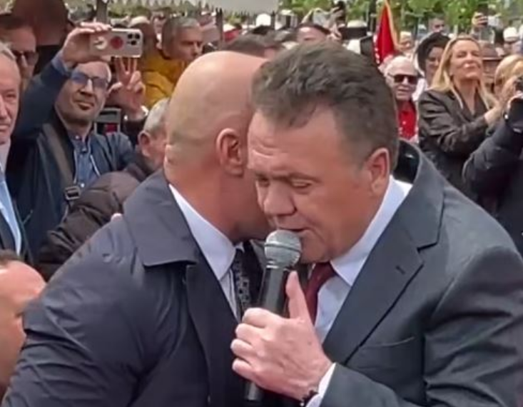Ramush Haradinaj   Iliri Shaqiri u këndoi shekujve shqiptarisht  Prandaj është i veçantë