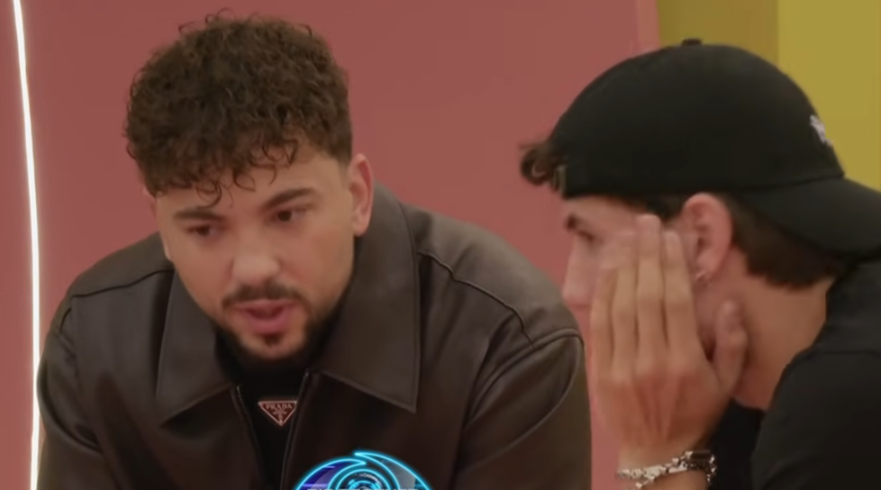 Raporti me Benitën  Toney i drejtohet ashpër Klodit  Nuk është burrni me prekë  