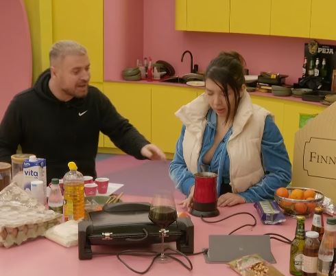 Alba e nervozuar me Labin  Pse iu këndon këngë dashurie Limit dhe Dolces 