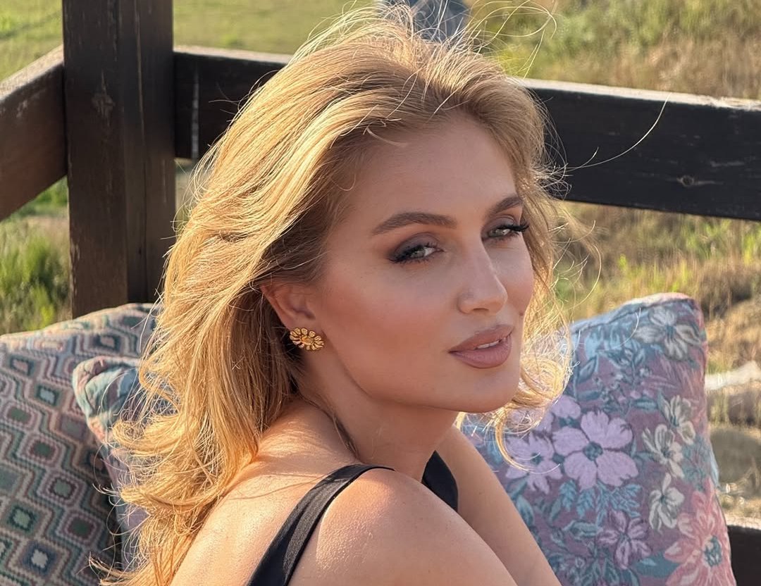 Beniada provokon me foto nga shtrati 