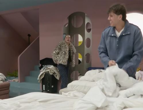 Elijona Klodit  Mbrëmë kam qenë gruaja jote