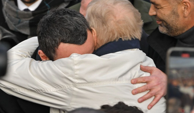 Bashkëshortja e William Walkerit shtrihet në Emergjencën e Vitisë  Kurti  Lutemi për shëndetin e saj