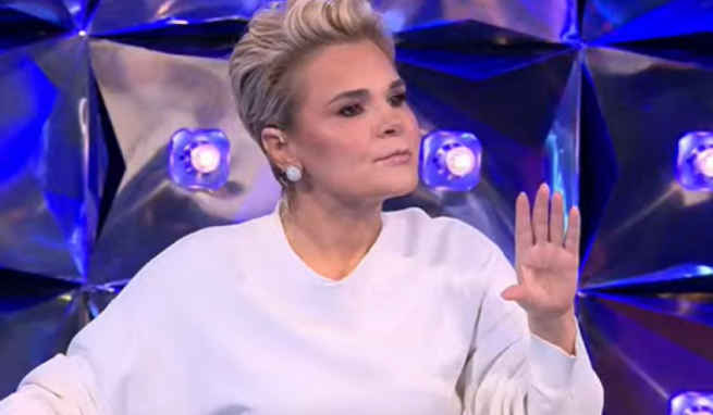  Mos u bëni SPAK u  po gjëmojnë operacionet e mia   Ledioni nuk i a përton Monikës  Ti je 100  natyrale