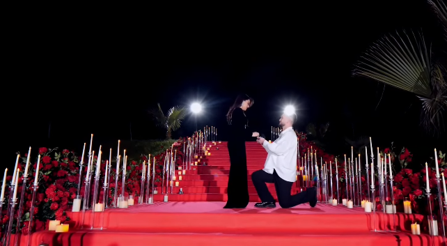 Greta merr propozim nga i dashuri i saj