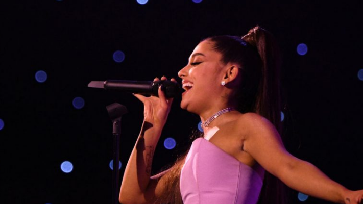 Ariana Grande e pranon se një pauzë nga karriera do të ishte e  shëndetshme  për të