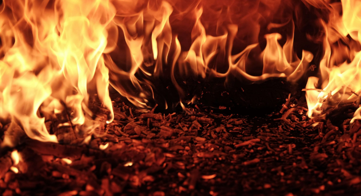 Një lokal përfshihet nga zjarri te  Rrugën B   intervenojnë zjarrfikësit