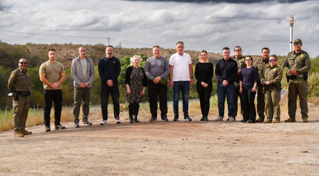 Policia e Kosovës me vizitë historike në kufirin SHBA Meksikë