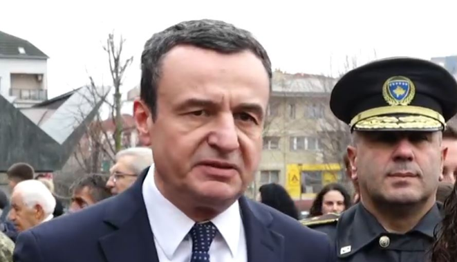  Rënia e tyre i dha hov UÇK së   Kurti nderon Pajazitin me bashkëluftëtarë