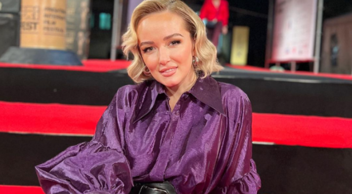 Adriana Matoshi  Kur fjala ka peshë dhe heshtja përgjegjësi