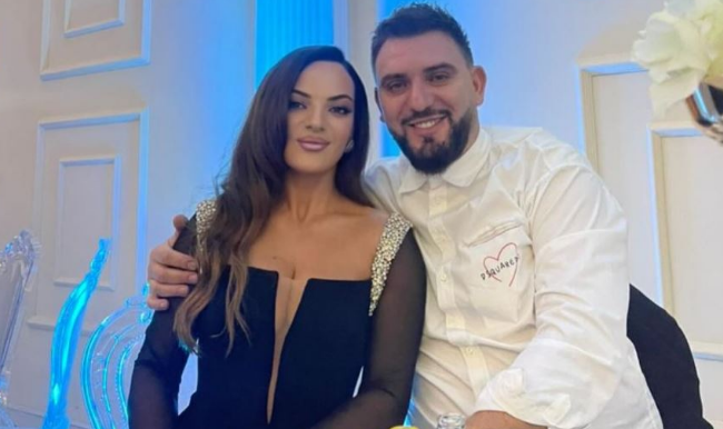 Naser Rafuna uron gruan për ditëlindje  Edhe lulja e humb vlerën para teje