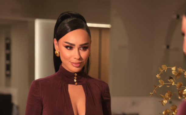 Fustani i Eglit bën për vete gjithë vëmendjen