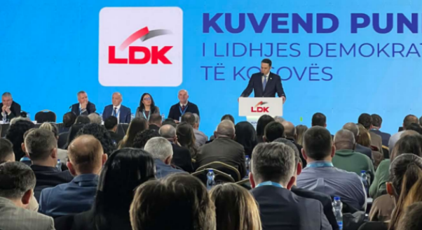 Abdixhiku dorëzon dorëheqjen para Kuvendit të LDK së  vendimi i lihet delegatëve