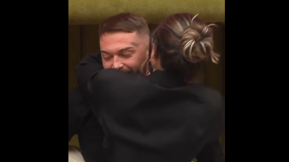 Limi largohet nga Big Brother  Alba e përcjell me emocione